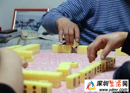 武汉吞钥匙男 打牌输钱被妻子吐槽后吞钥匙