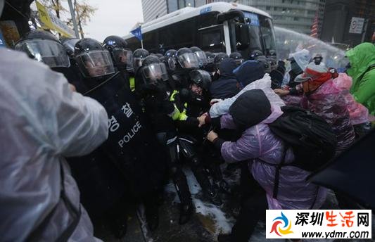 韩国为什么爆发严重示威要求朴槿惠下台 7万人要求朴槿惠下台