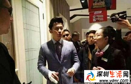 李晨墨尔本录制最后一期致右手骨折 李晨右手受伤