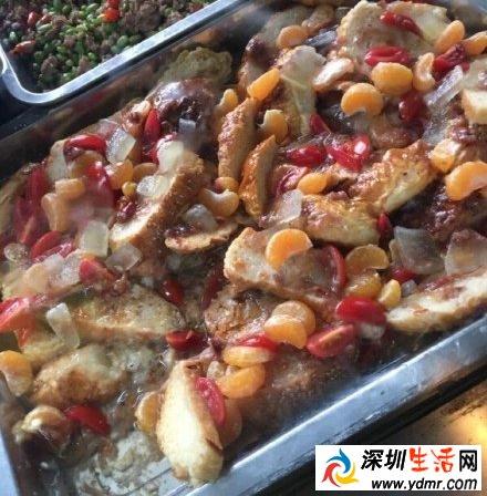 云南农业大学食堂橘子西红柿炒面包走红 食堂黑暗料理