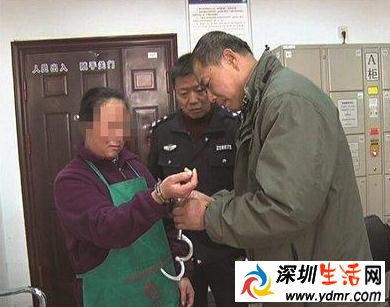 好奇害死猫 女洗车工捡到手铐太好奇 反复把玩铐住自己
