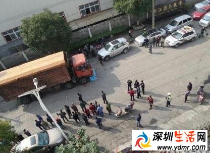 温州业园区中兴路发生惨烈车祸 大货车撞死两名骑电动车行人