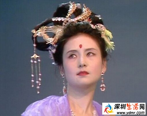 红楼梦邱佩宁的第一位丈夫是谁 邱佩宁个人资料照片背景