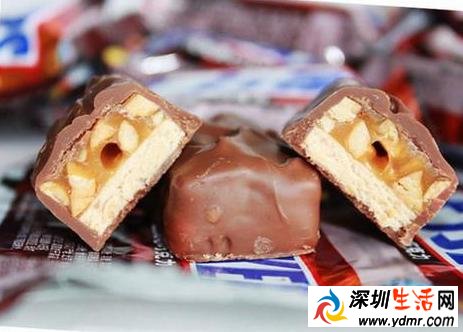 士力架中吃出塑料塑料碎片 卡住喉咙会导致窒息吓死宝宝了