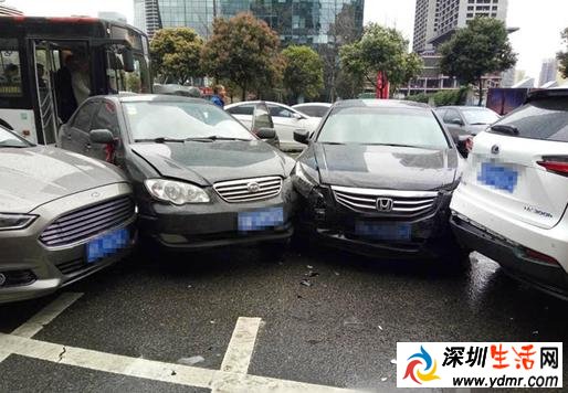 成都现奇葩车祸原因揭秘 成都奇葩车祸造型别致