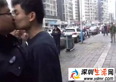 城管不好当啊 男子阻碍执法强吻城管