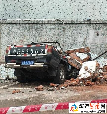 深圳龙华新区一电子厂发生火灾 3名消防员受伤