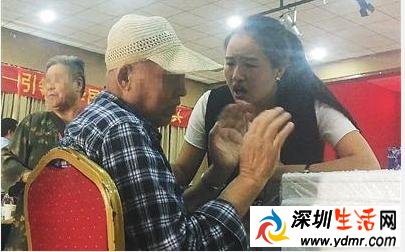 买保健品组织免费老人旅游骗局 为什么老人特别容易上当受骗呢?