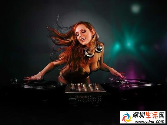 酒吧dj多少钱一个月?酒吧里的DJ主要做什么