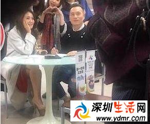 结婚第一天安以轩喝到宿醉 安以轩陈荣炼领证现场照曝光