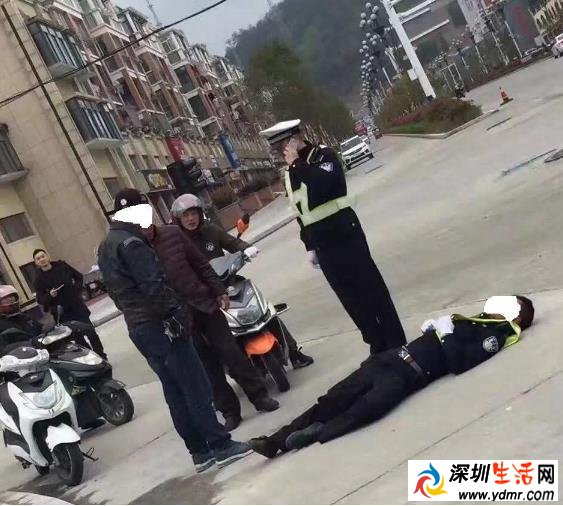 4月13日消息,男子闯红灯将交警打昏网友:太嚣张!您是要上天吗?近日,一则男子闯红灯后将交警打昏的新闻引发热议。男子闯红灯被交警拦下后似乎不服,开始对交警指指点点,最后甚至开始动粗,将交警打昏在地。