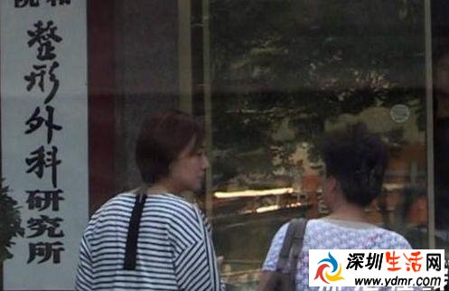 李易峰疑现身整形医院图片曝光 李易峰没整容前照片