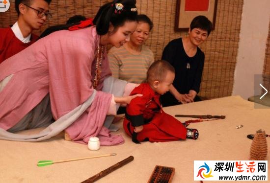 周岁抓周都有什么 宝宝1周岁抓周都有什么讲究