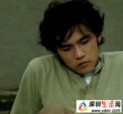 抖音手牵手一步两步三步四步望着天是什么歌