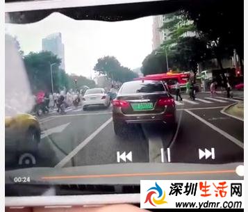 接报后,广州交警会同天河区公安分局、卫健等部门迅速派员赶赴现场处置,目前受伤人员已送往医院救治,肇事司机丁某(女,45岁)已经被警方控制,事故原因正在进一步调查中。
