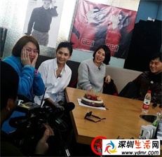 一路上有你金希澈身份遭疑 初恋女神邱淑贞为其庆生
